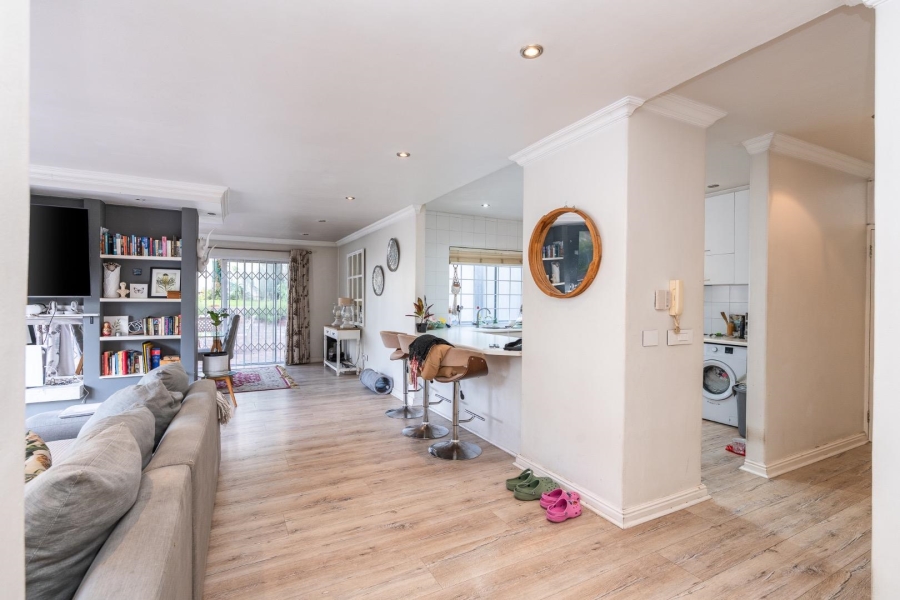 6 Bedroom Property for Sale in Vredehoek Western Cape